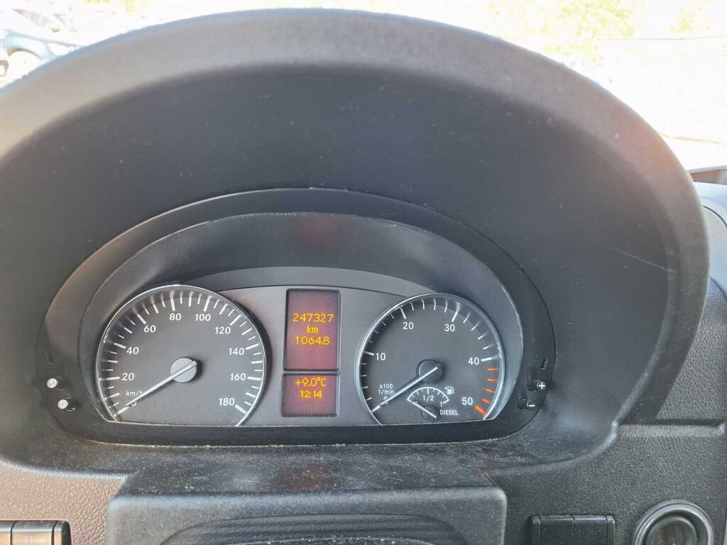 Mercedes-Benz Sprinter 2014 Ruskea (beige)