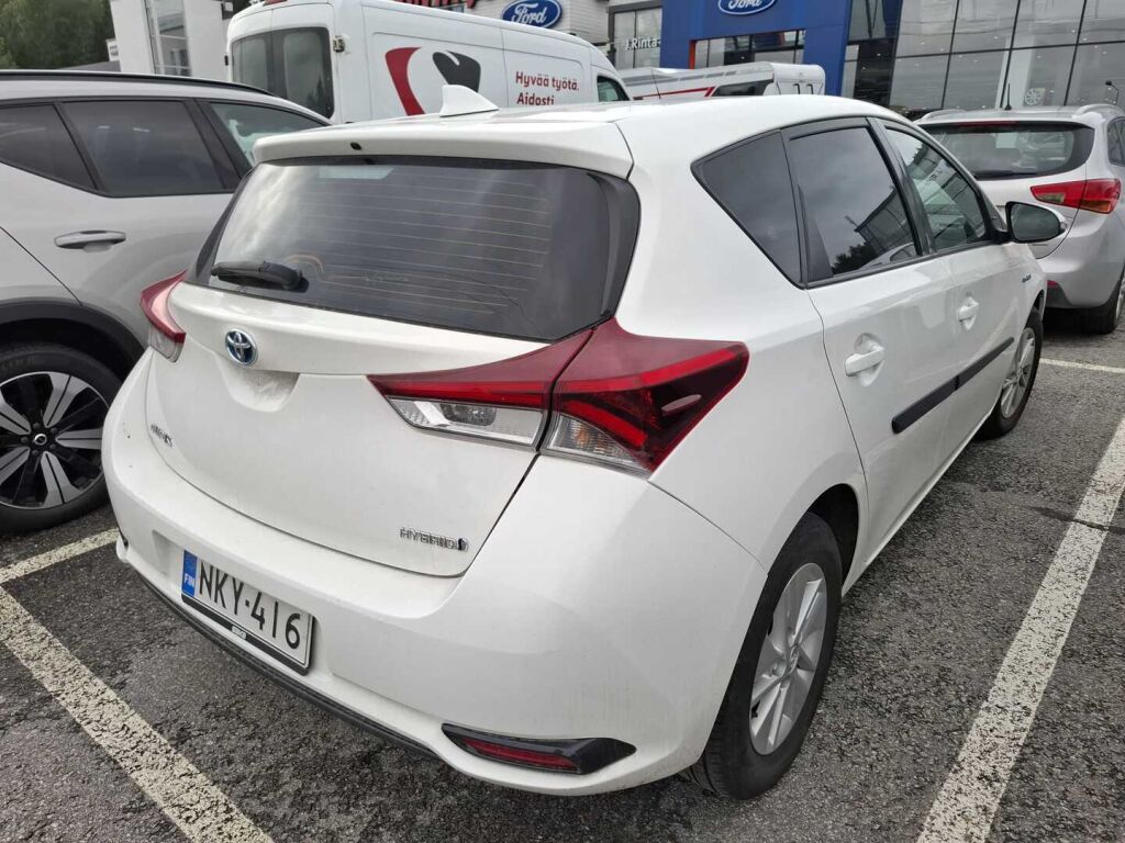 Toyota Auris 2017 Valkoinen