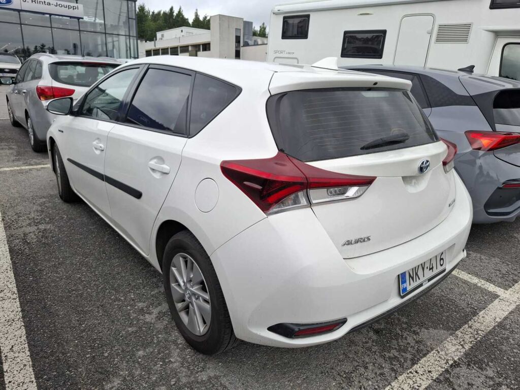 Toyota Auris 2017 Valkoinen