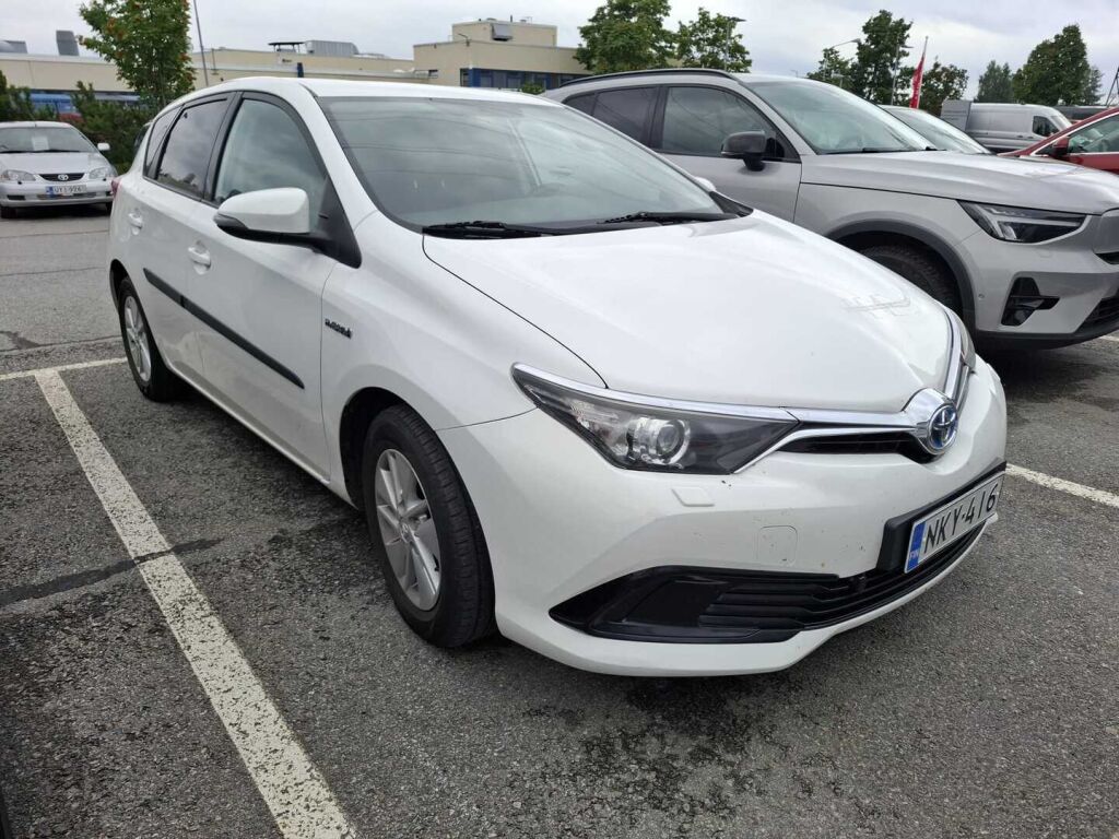 Toyota Auris 2017 Valkoinen