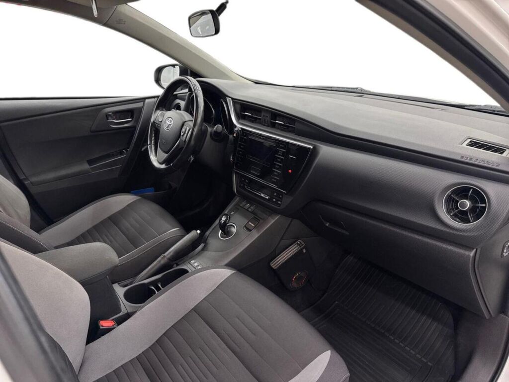 Toyota Auris 2017 Valkoinen