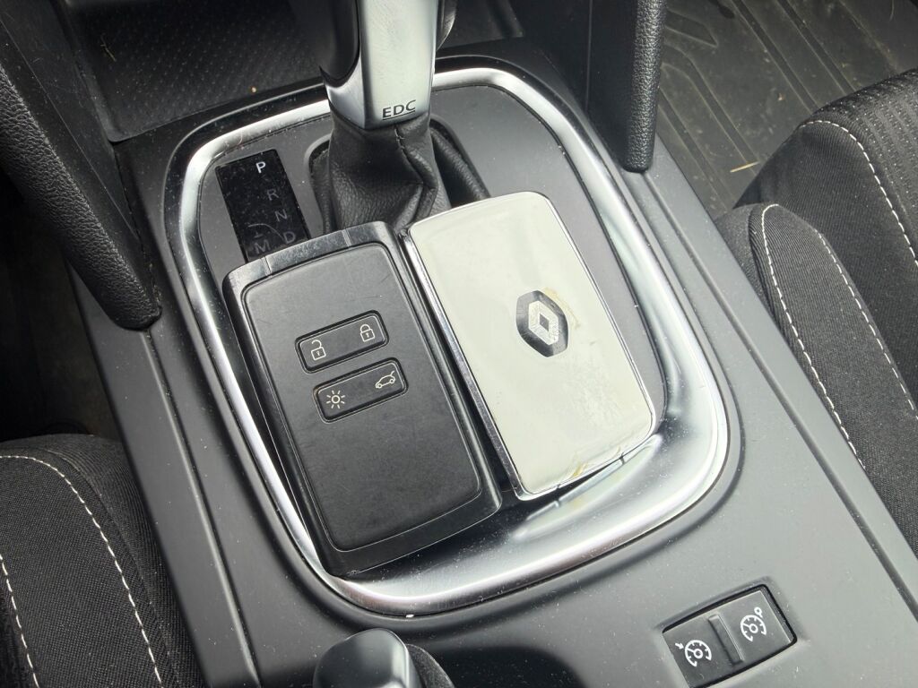 Renault Megane 2017 Musta