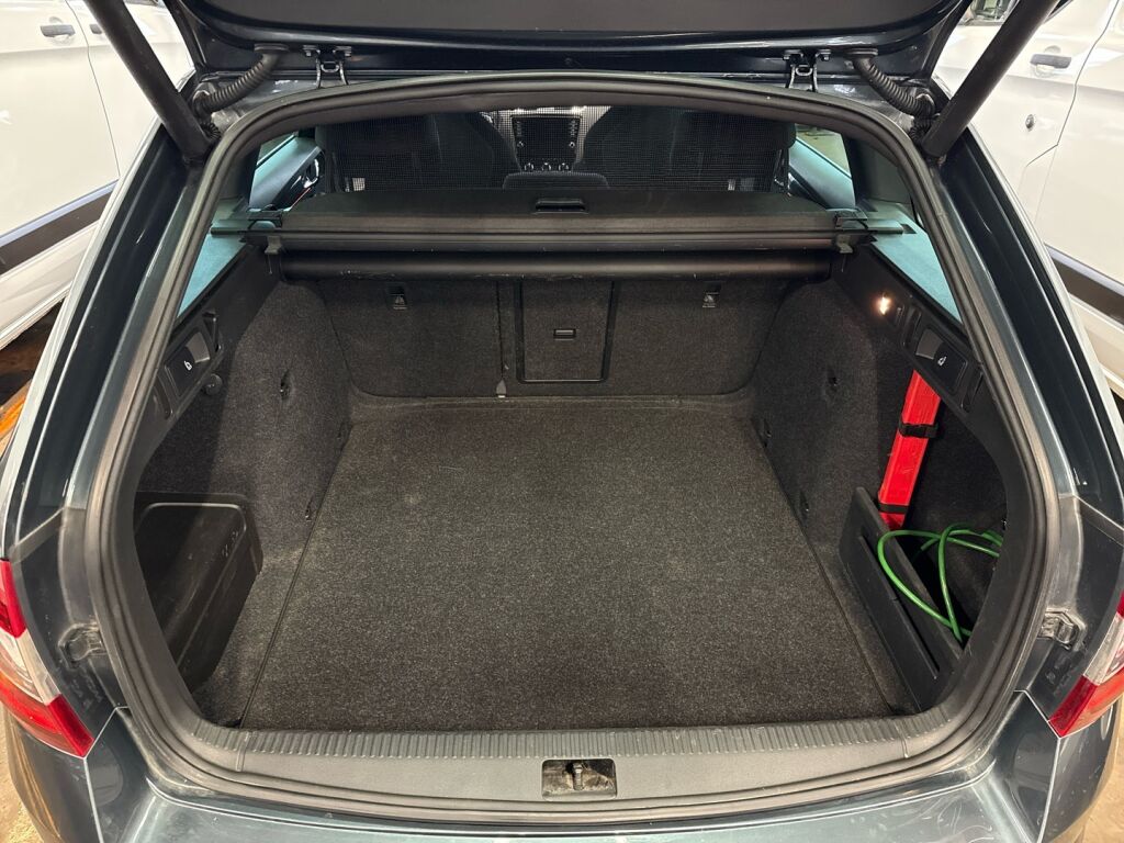 Skoda Octavia 2018 Harmaa