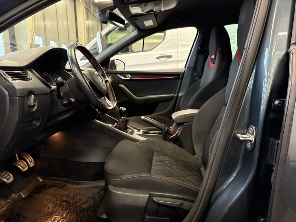 Skoda Octavia 2018 Harmaa