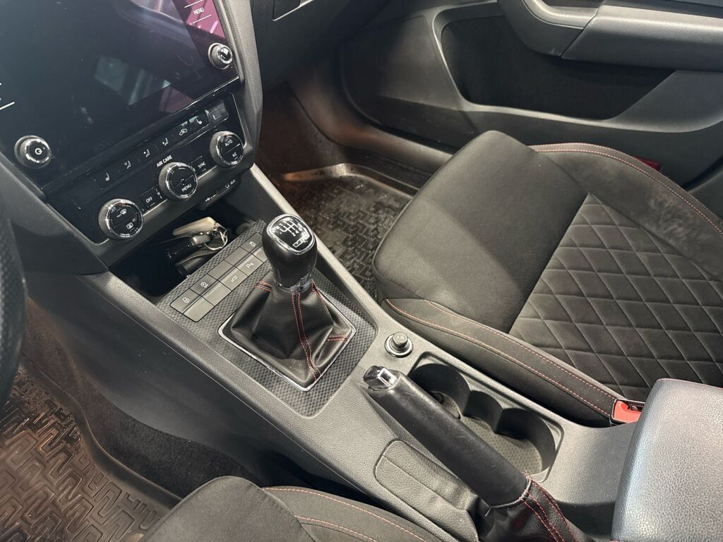 Skoda Octavia 2018 Harmaa