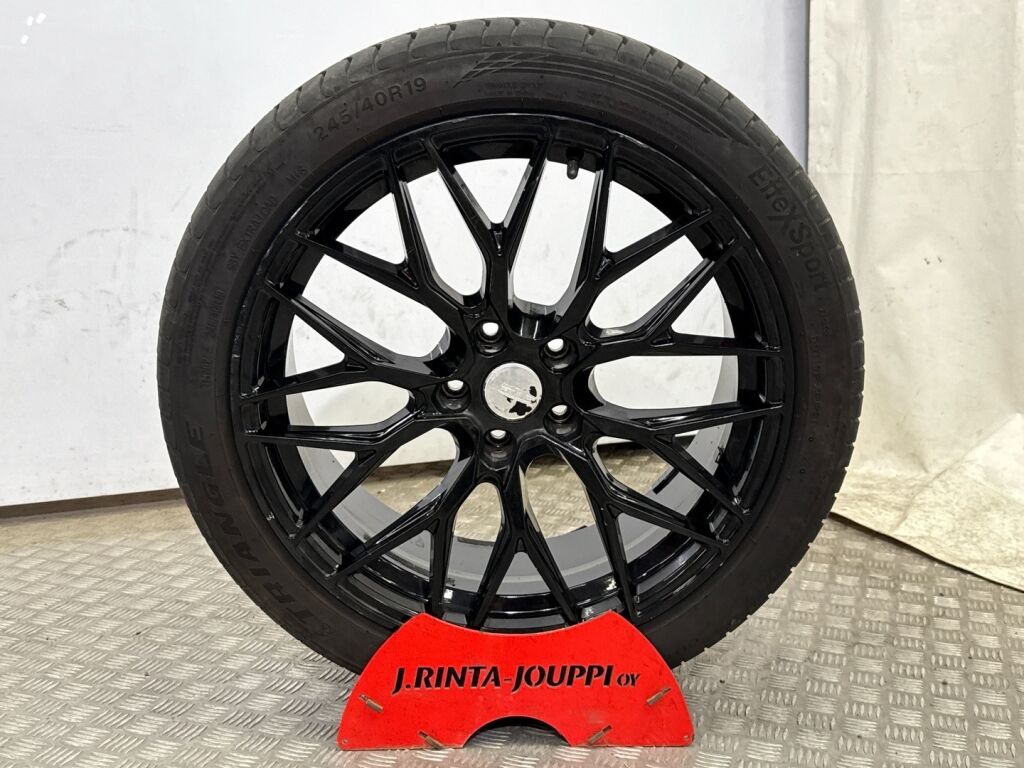 Mercedes-Benz E 2017 Harmaa