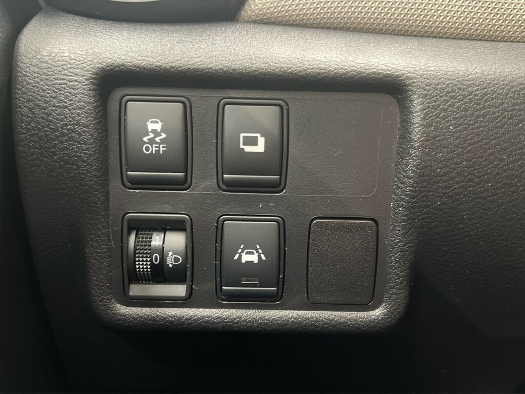 Nissan Micra 2017 Ruskea (beige)