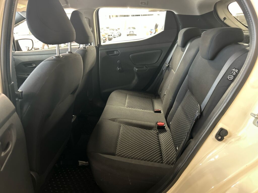 Nissan Micra 2017 Ruskea (beige)