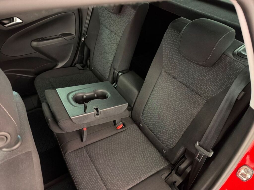 Opel Crossland X 2017 Punainen