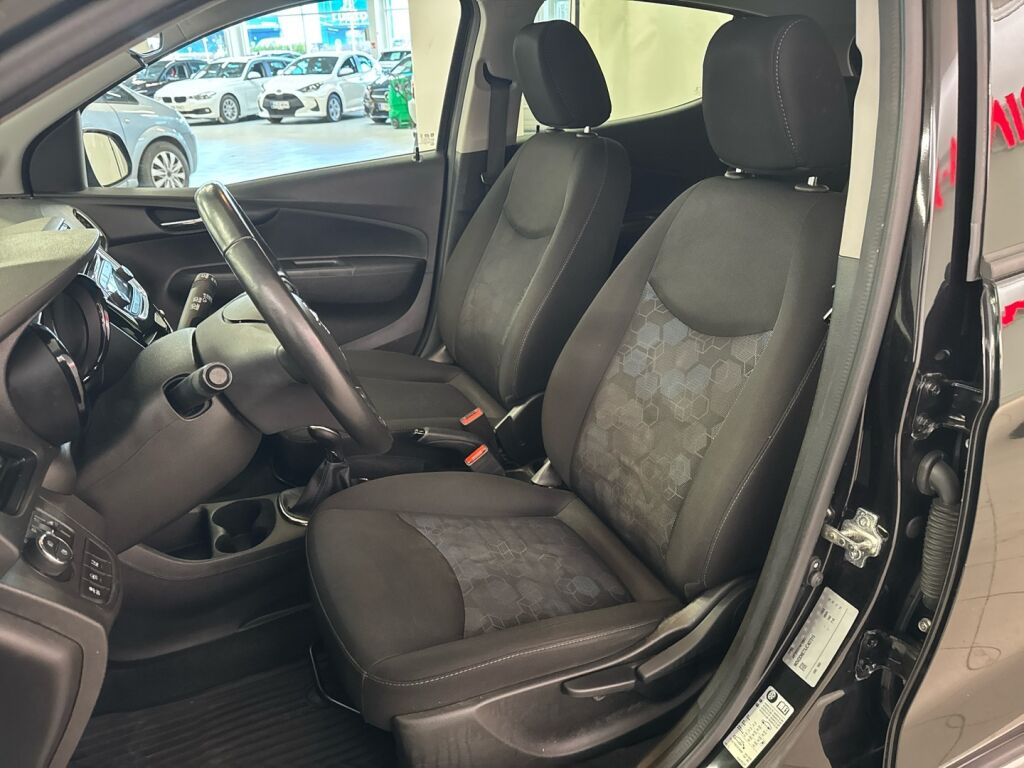 Opel Karl 2018 Musta