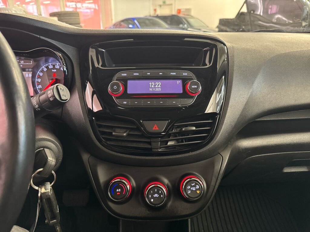 Opel Karl 2018 Musta