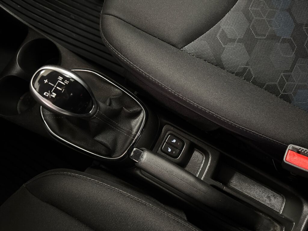 Opel Karl 2018 Musta