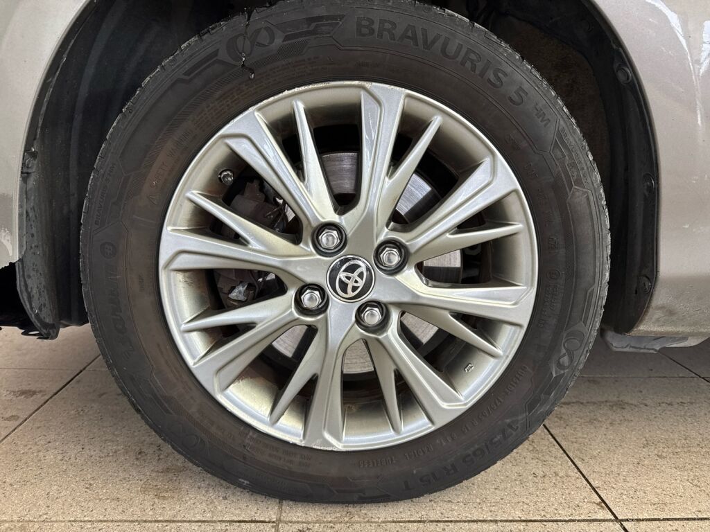 Toyota Yaris 2017 Harmaa