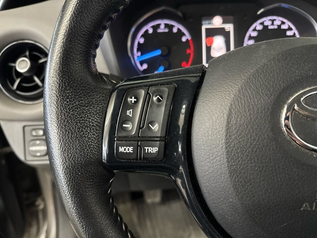 Toyota Yaris 2017 Harmaa