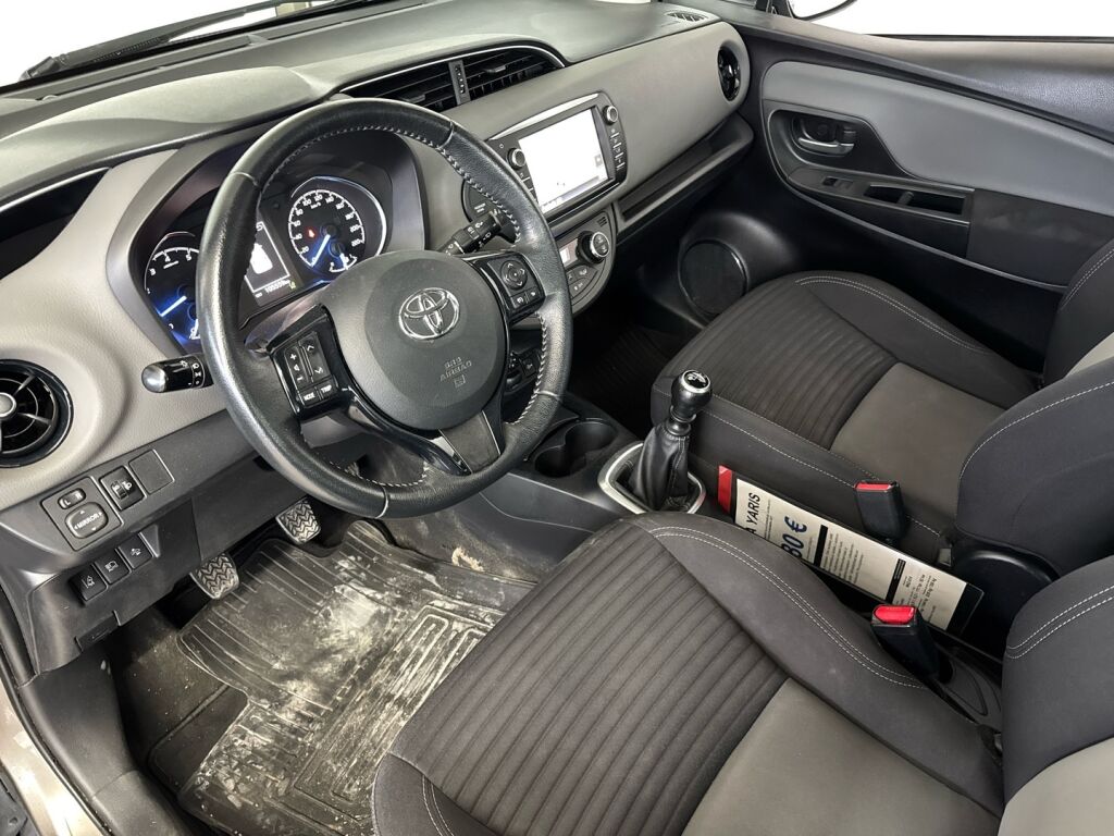 Toyota Yaris 2017 Harmaa