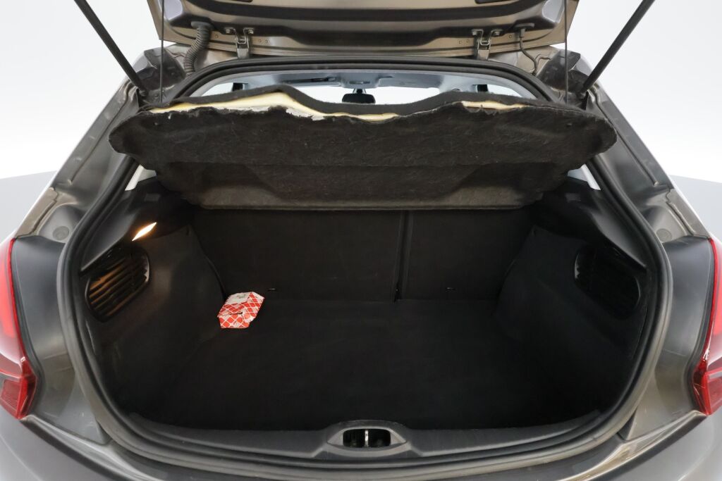 Peugeot 208 2018 Harmaa