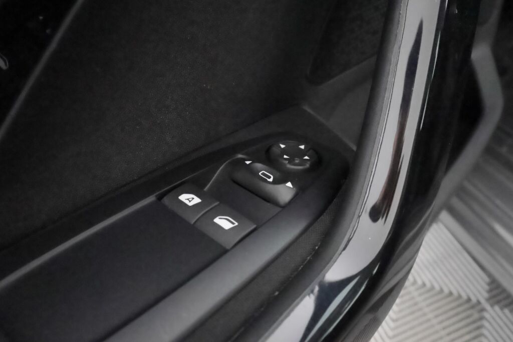 Peugeot 208 2018 Harmaa