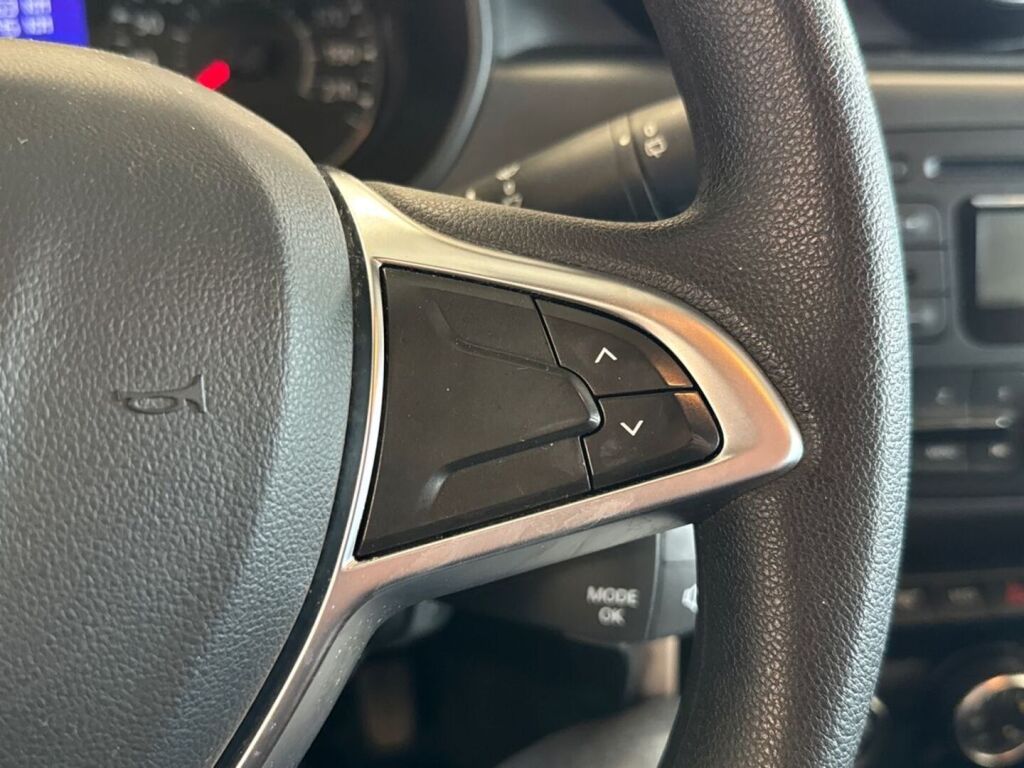 Dacia Duster 2018 Valkoinen