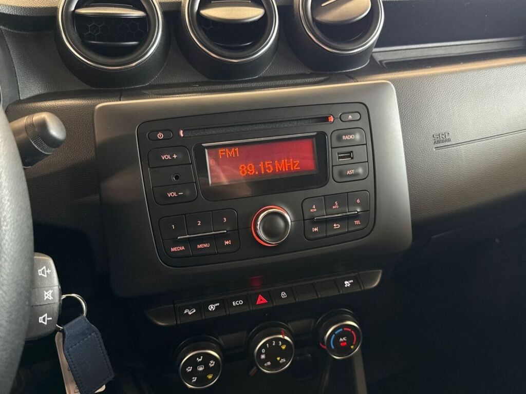 Dacia Duster 2018 Valkoinen