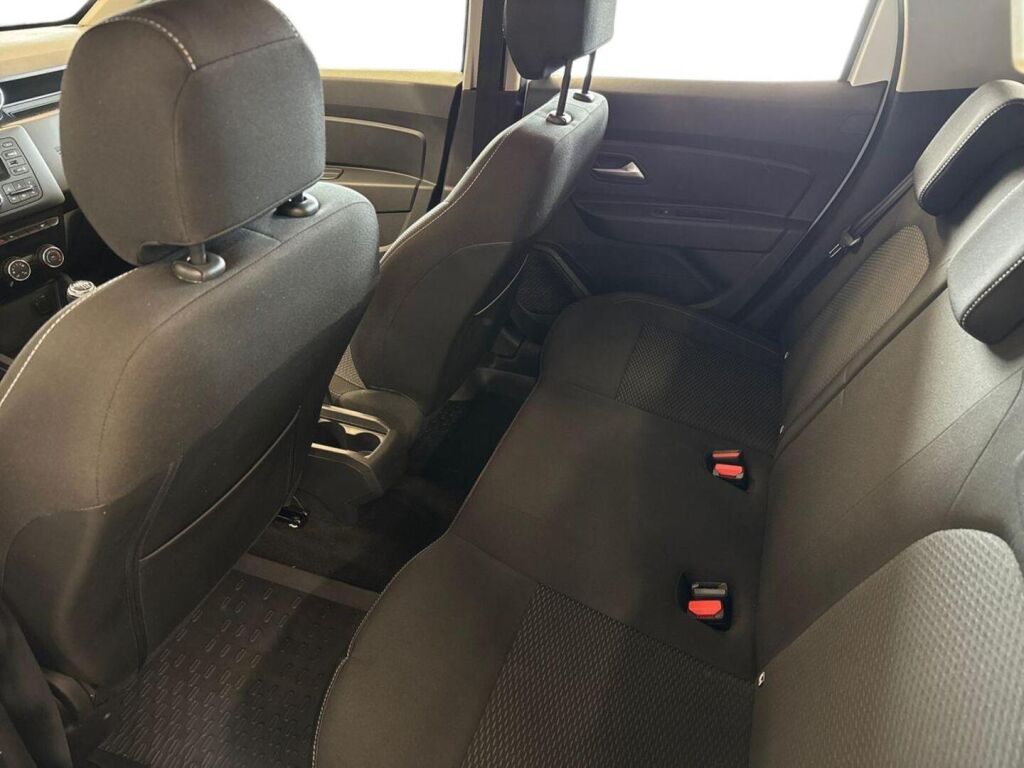 Dacia Duster 2018 Valkoinen