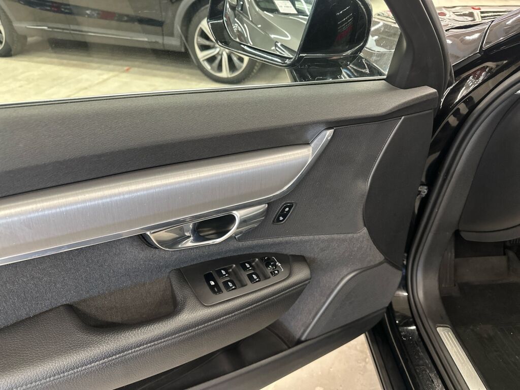 Volvo V90 2018 Musta