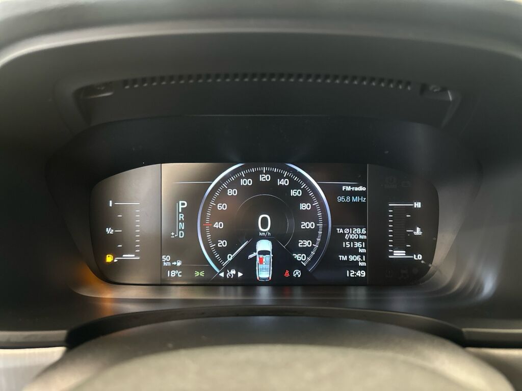 Volvo V90 2018 Musta