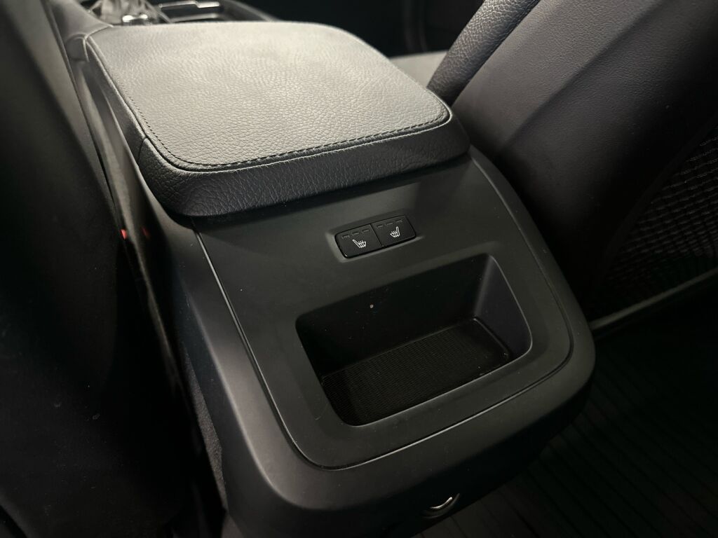 Volvo V90 2018 Musta