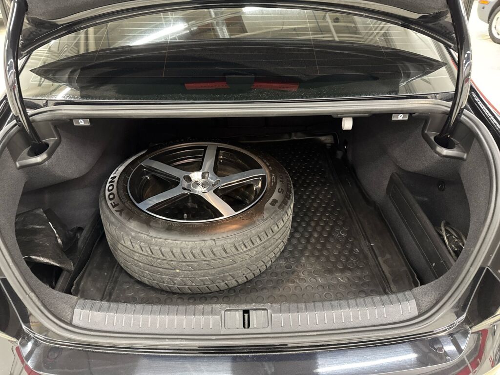 Volkswagen Passat 2018 Musta