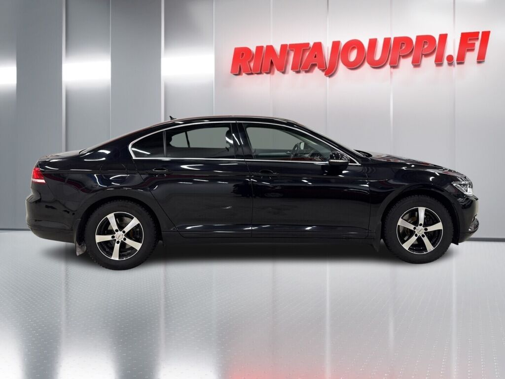 Volkswagen Passat 2018 Musta