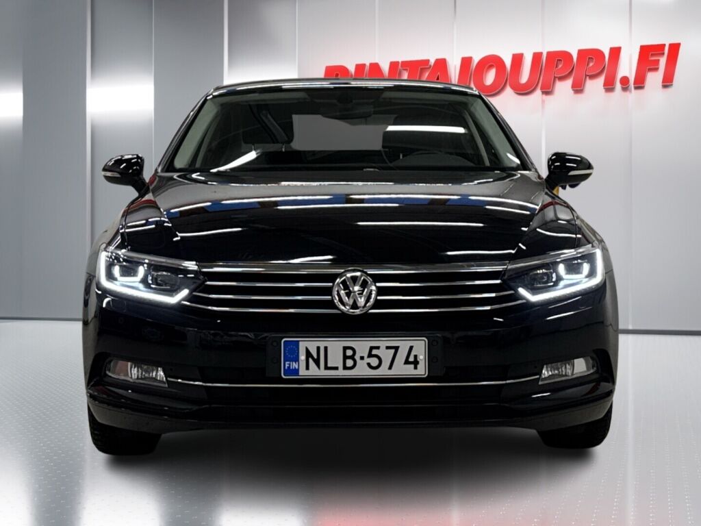 Volkswagen Passat 2018 Musta