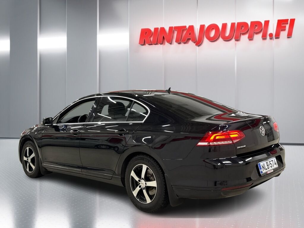 Volkswagen Passat 2018 Musta