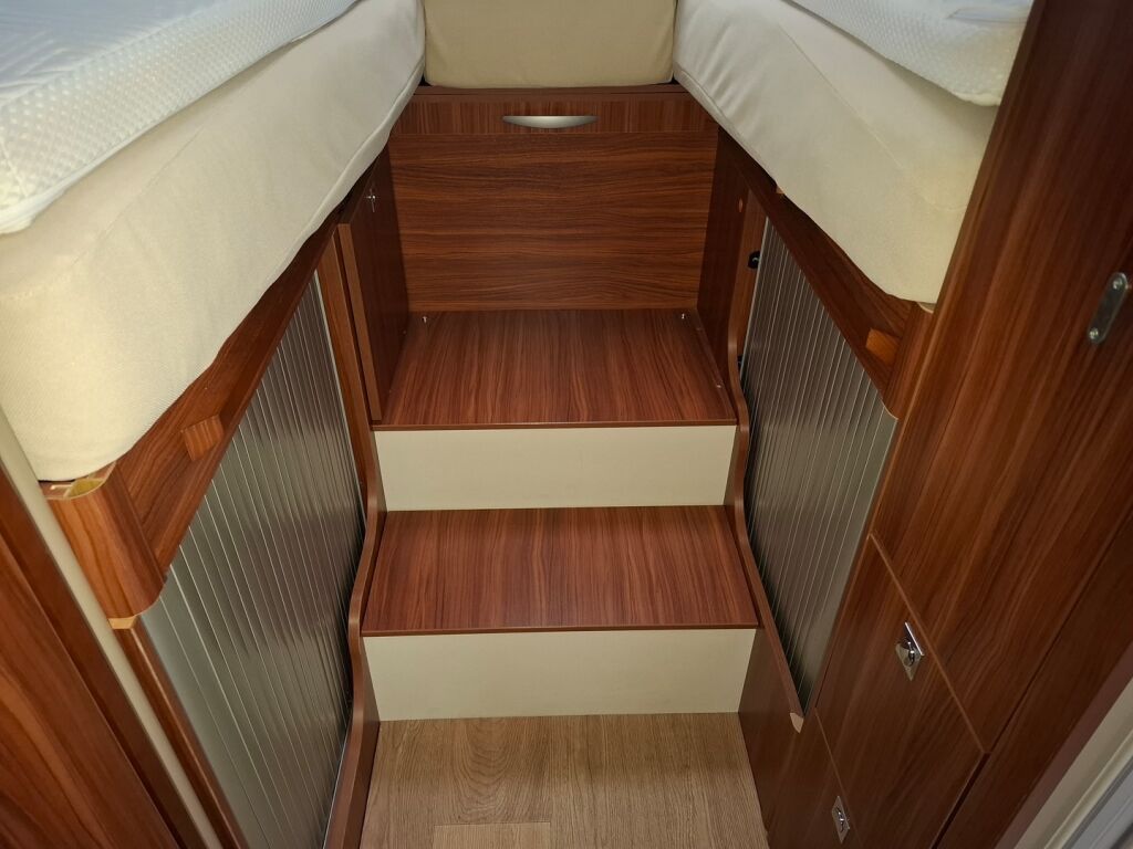 Adria Coral 670 SL Platinum 2018 Harmaa