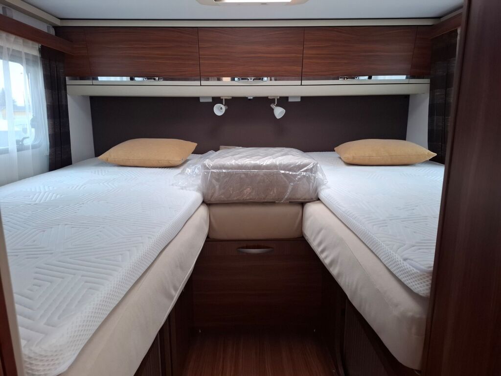 Adria Coral 670 SL Platinum 2018 Harmaa