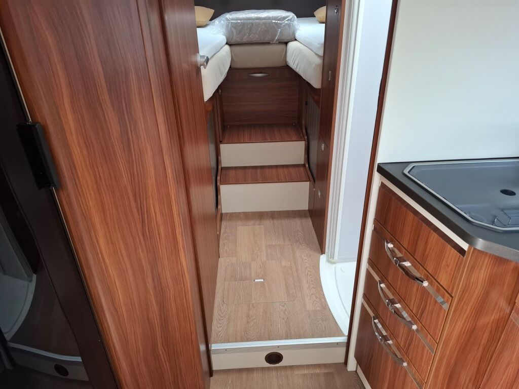 Adria Coral 670 SL Platinum 2018 Harmaa