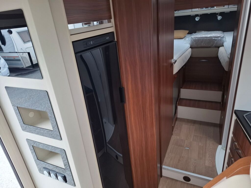 Adria Coral 670 SL Platinum 2018 Harmaa