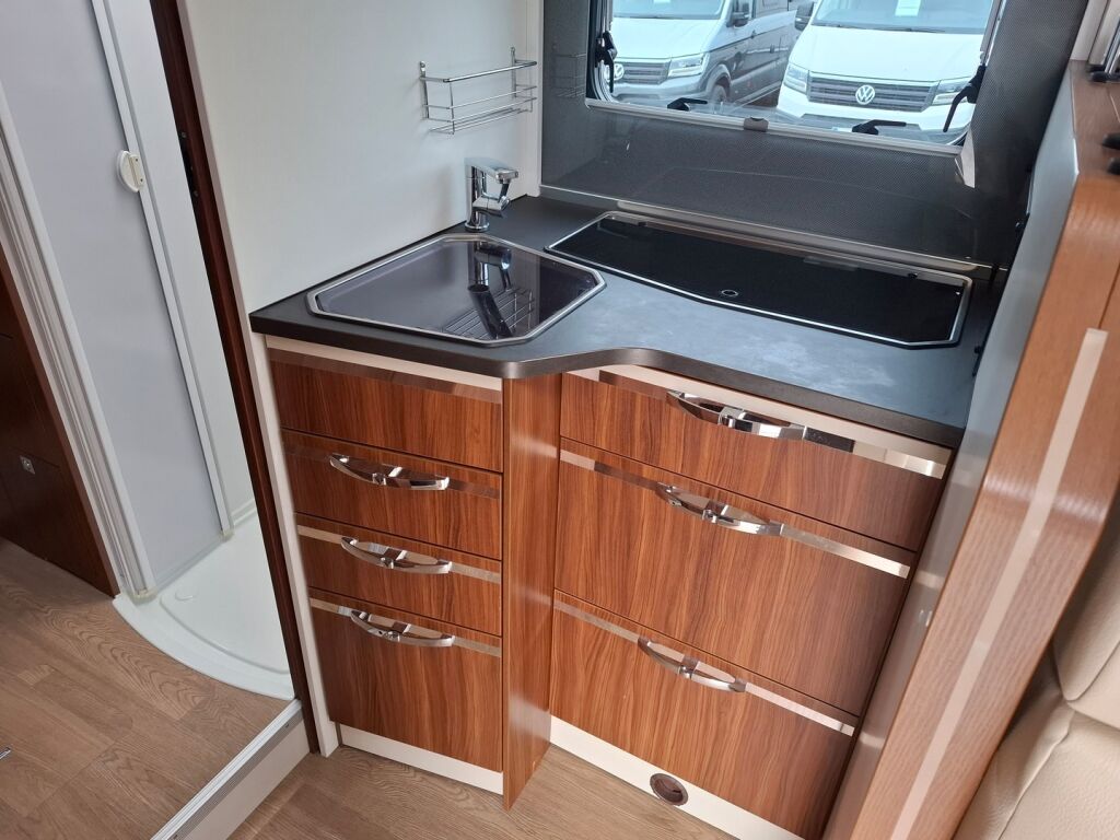 Adria Coral 670 SL Platinum 2018 Harmaa
