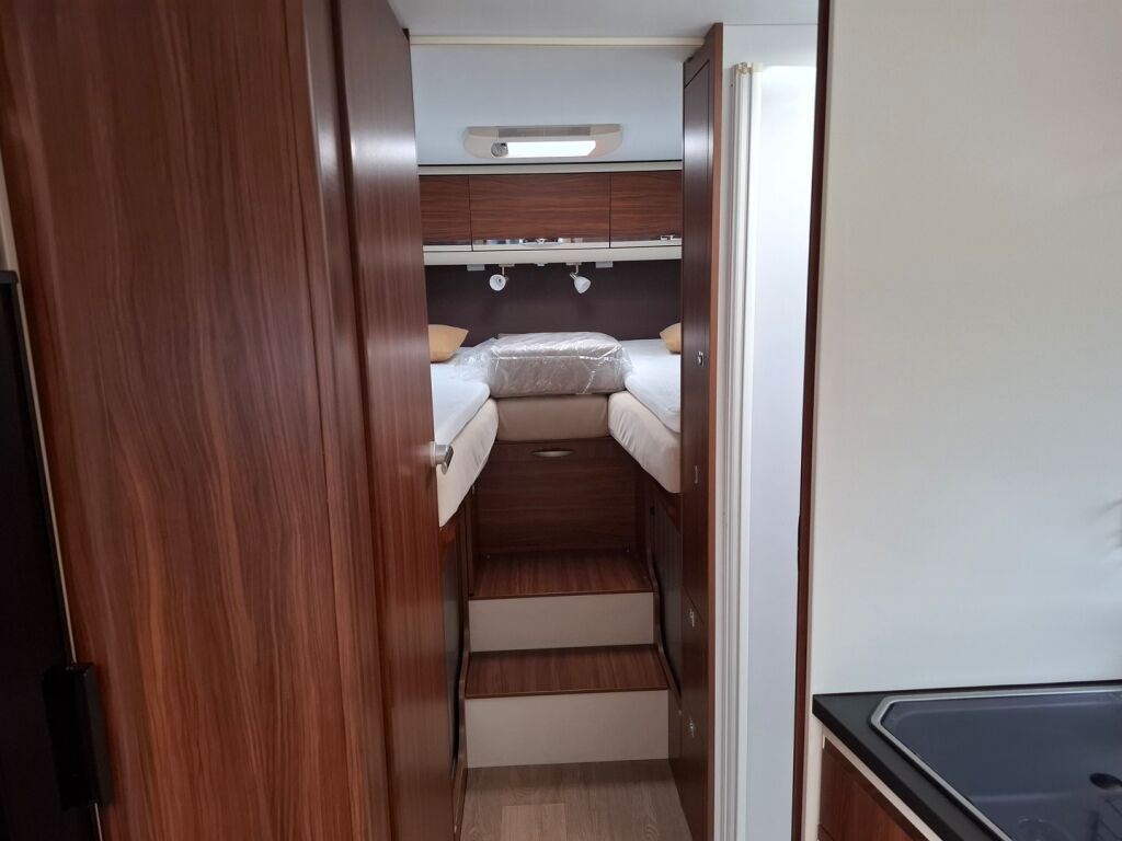 Adria Coral 670 SL Platinum 2018 Harmaa