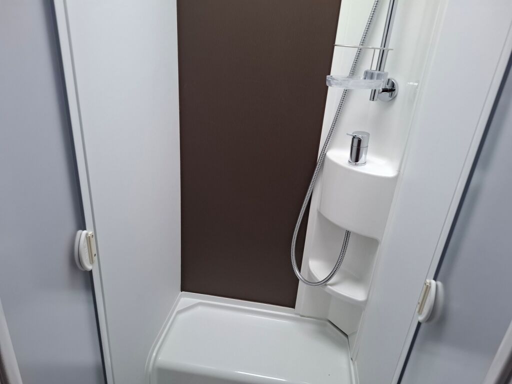 Adria Coral 670 SL Platinum 2018 Harmaa