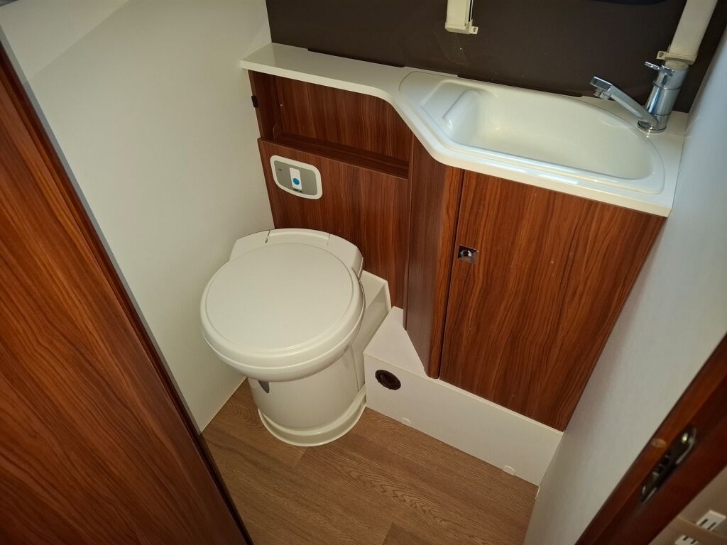 Adria Coral 670 SL Platinum 2018 Harmaa