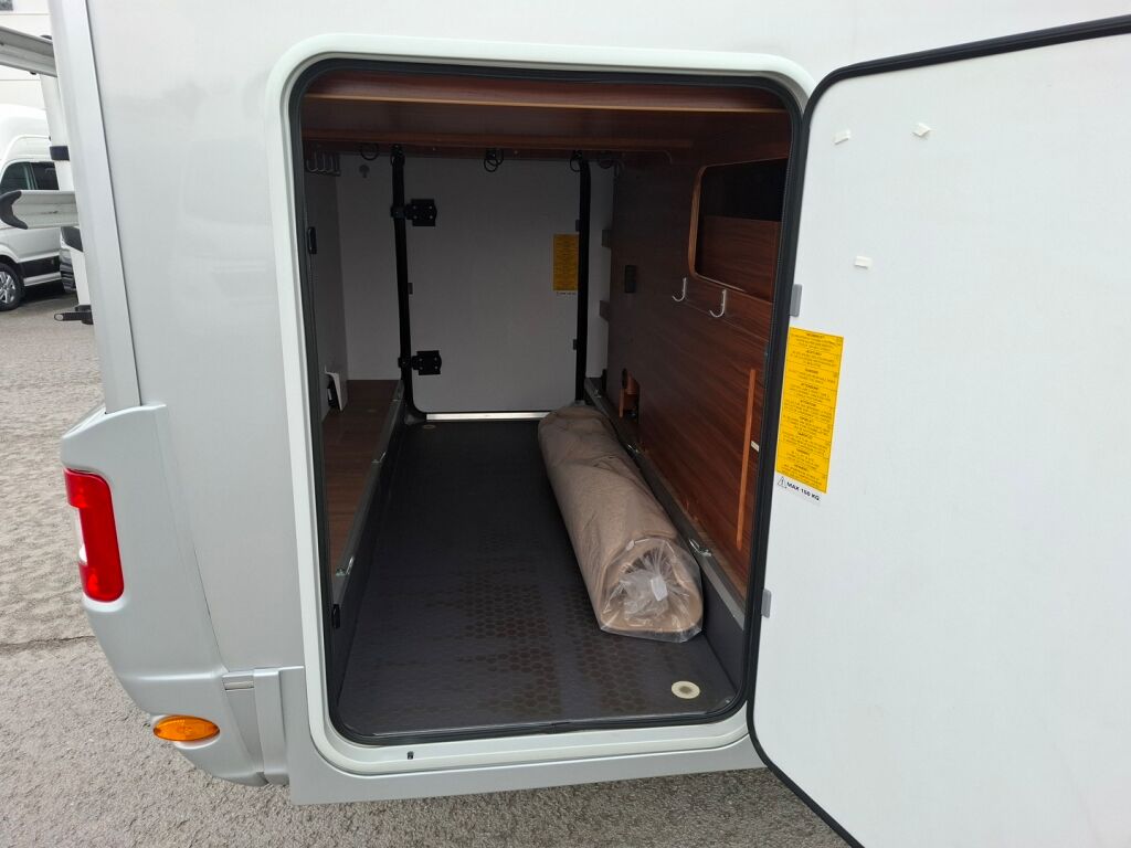 Adria Coral 670 SL Platinum 2018 Harmaa