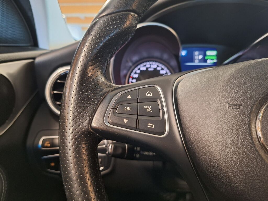 Mercedes-Benz C 2017 Sininen