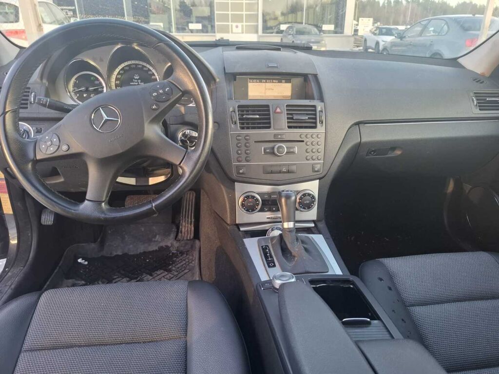 Mercedes-Benz C 2010 Harmaa