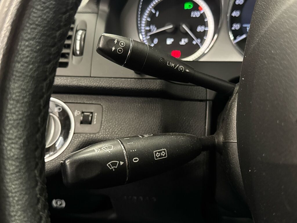 Mercedes-Benz C 2010 Harmaa