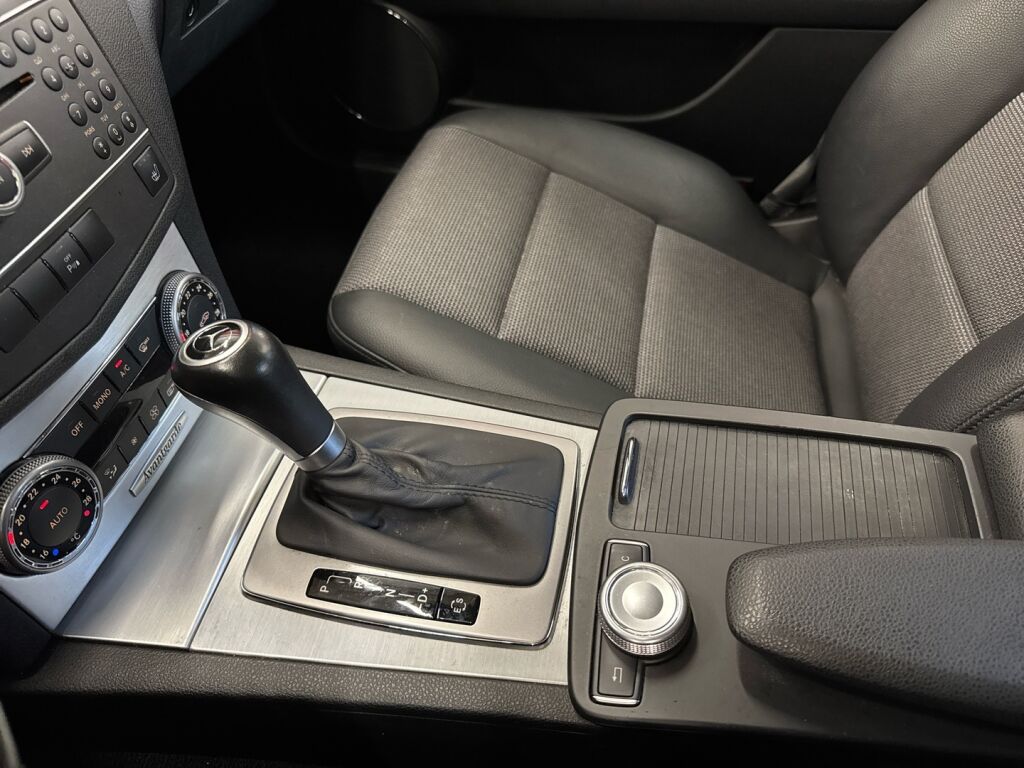 Mercedes-Benz C 2010 Harmaa