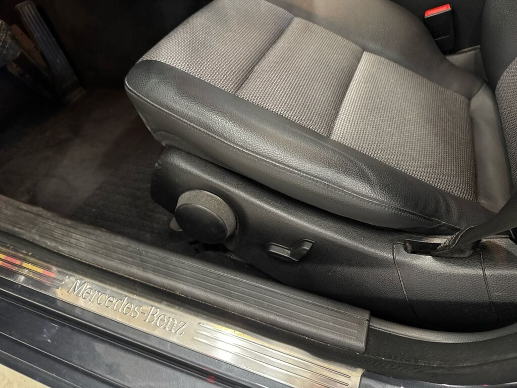 Mercedes-Benz C 2010 Harmaa