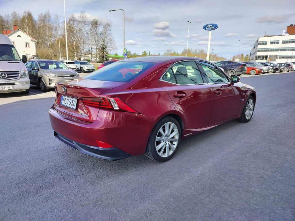 Lexus IS 2014 Punainen