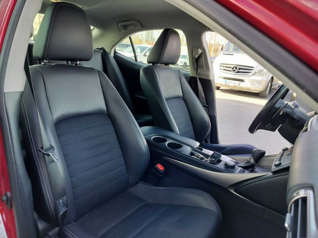 Lexus IS 2014 Punainen