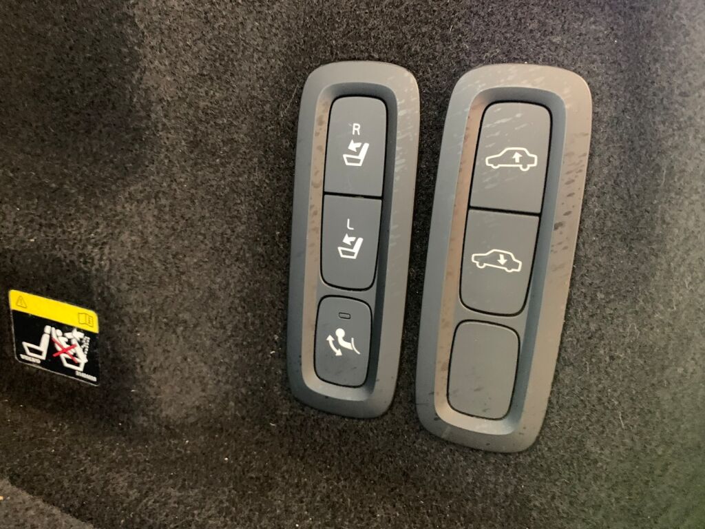 Volvo XC60 2018 Harmaa