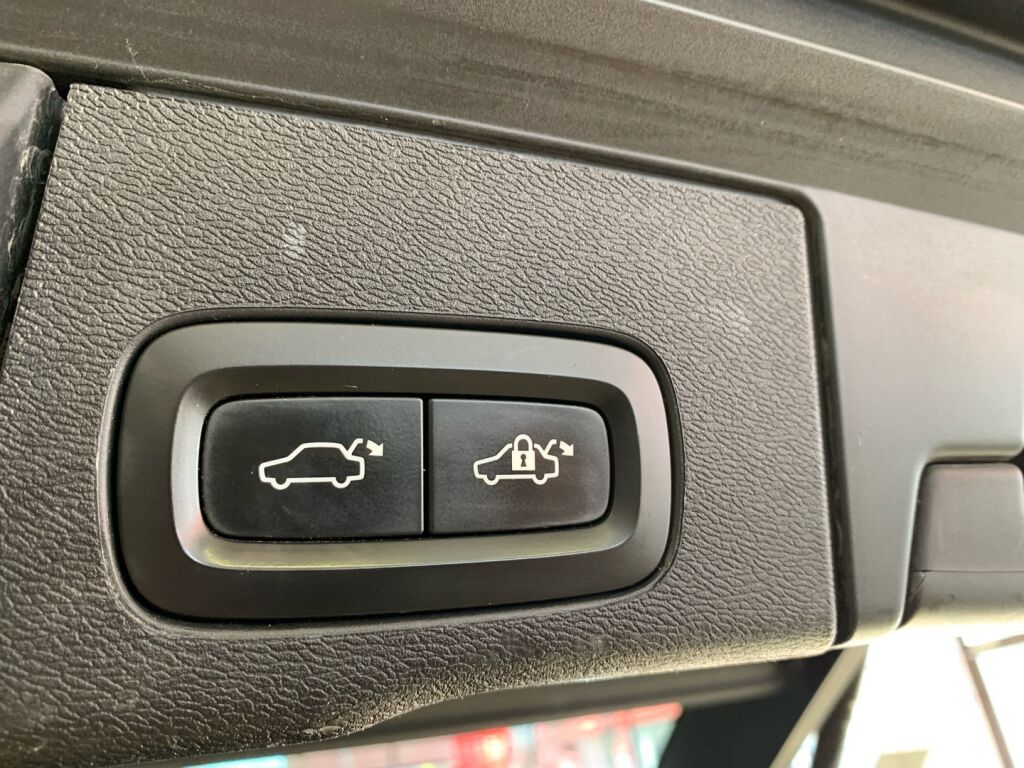 Volvo XC60 2018 Harmaa