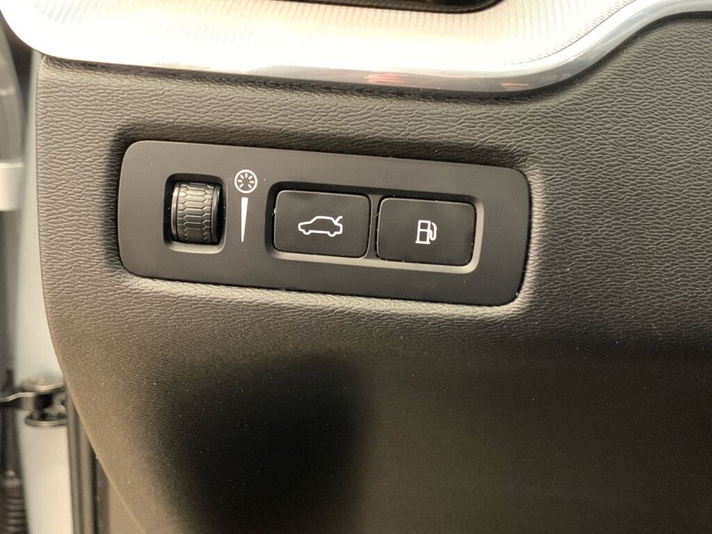 Volvo XC60 2018 Harmaa